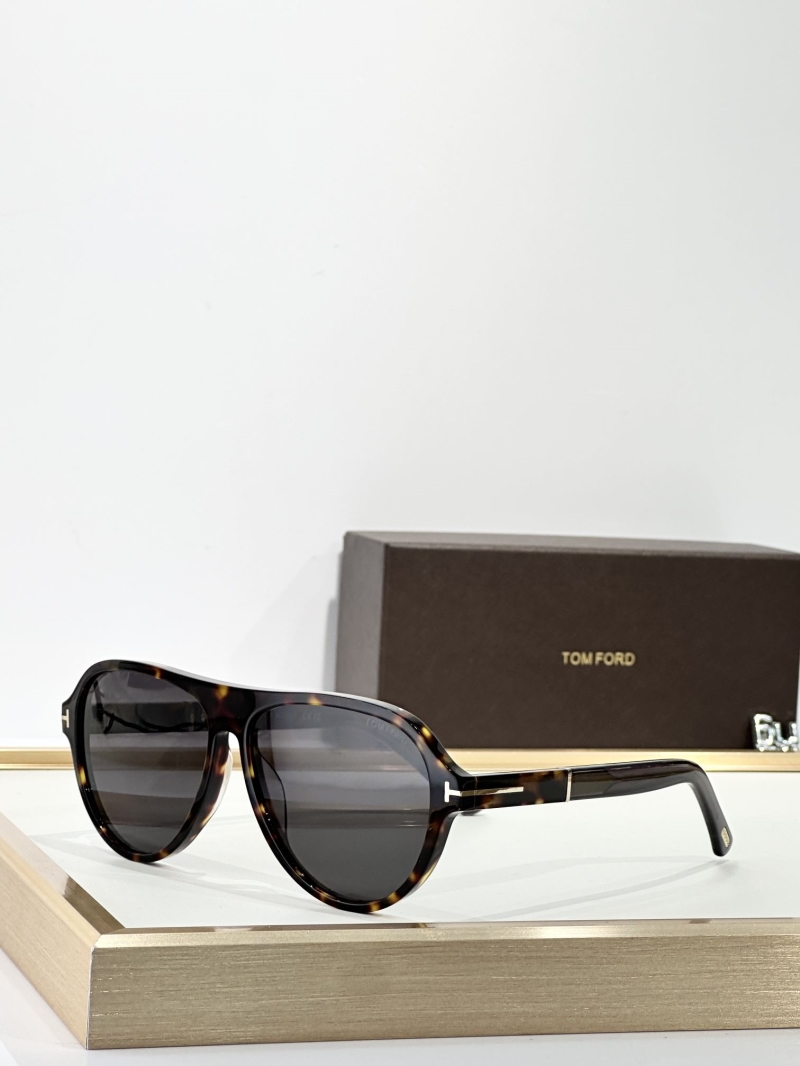 TOM FORD